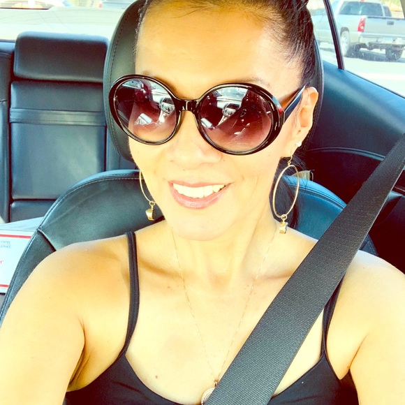 Meet your Posher, Ruthie - Picture 3 of 16